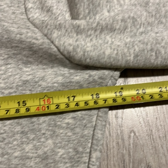 Nike Sportswear Essential Cropped Hoodie - Picture 7 of 11